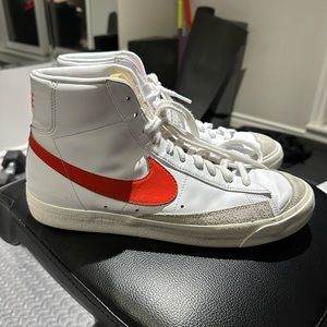 Nike Blazer Mid 77 Habanero Red